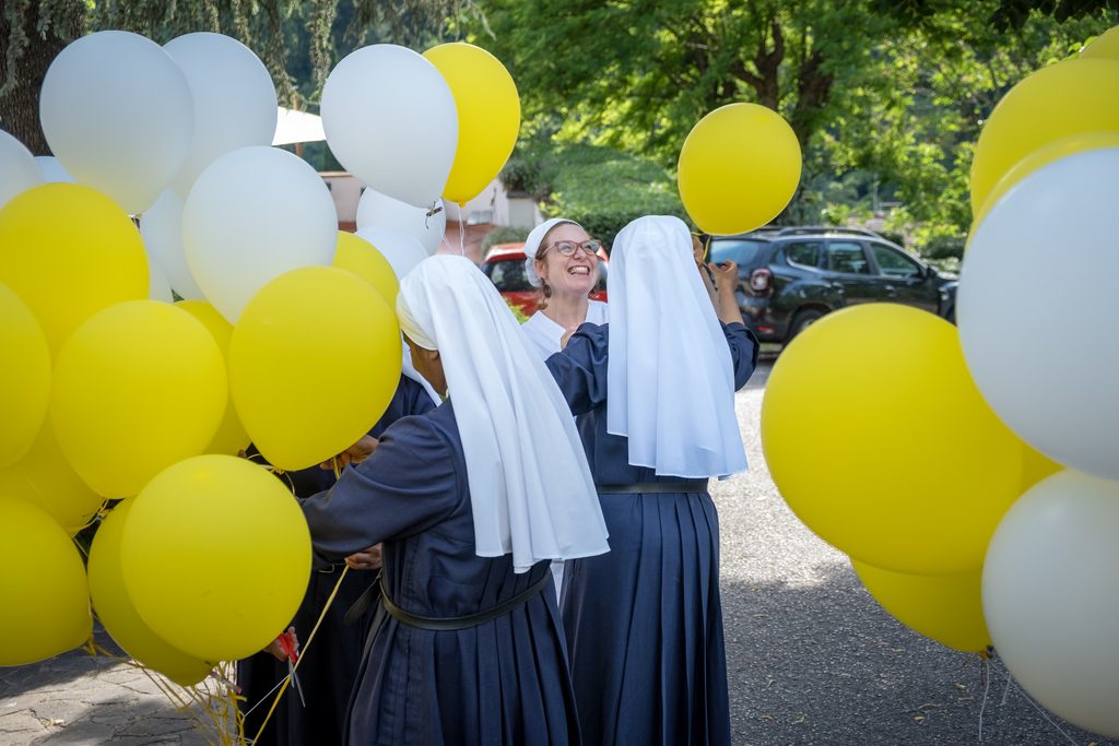 La chiusura del mese Mariano » 19 La chiusura del mese Mariano » Istituto Santa Teresa del Bambin Gesù